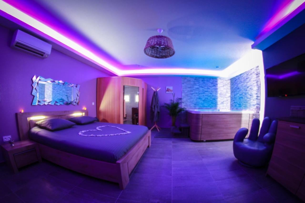 Nuit Vip Spa Sauna Privatif Le Rove Bagian luar foto