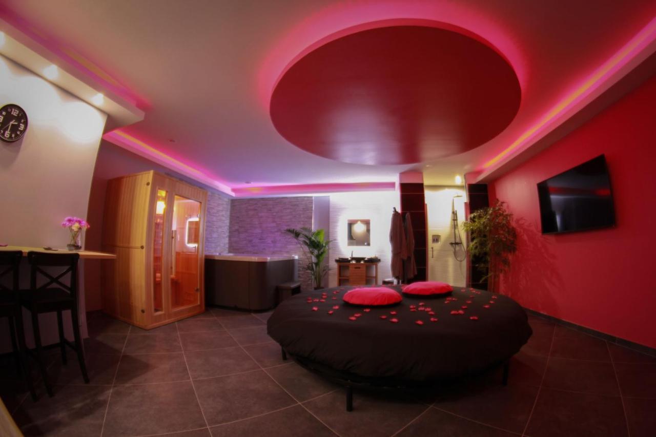 Nuit Vip Spa Sauna Privatif Le Rove Bagian luar foto